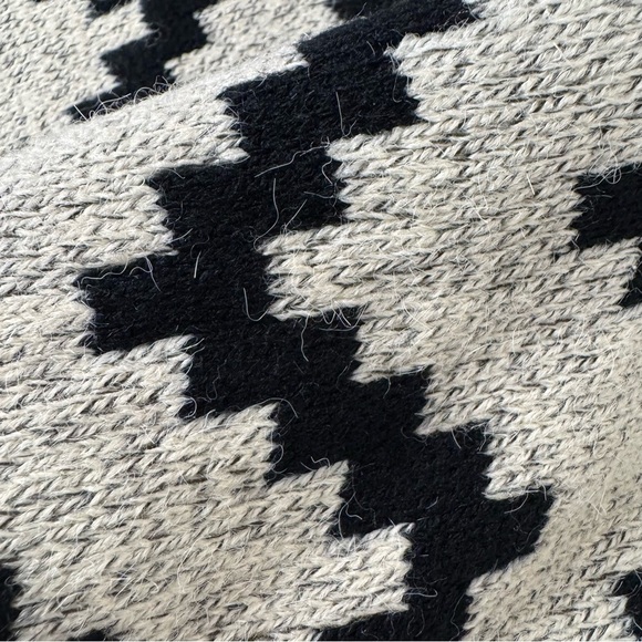 Debut Southwestern Aztec Knit Cardigan Sweater Black Cream Multi S/M - Picture 8 of 8